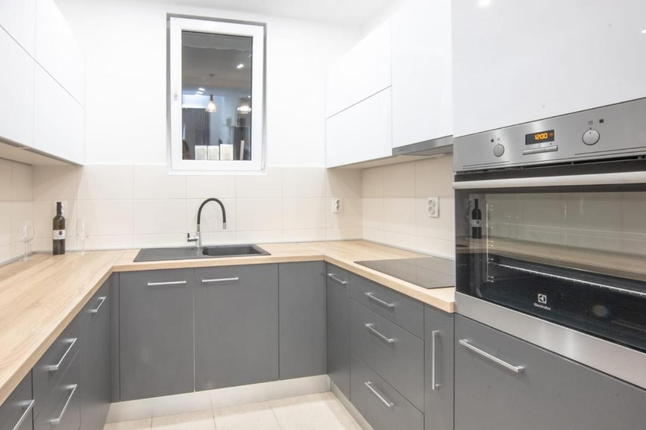 Apartment Cvita Free Beach Parking Makarska Exterior foto